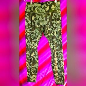 2 pocket leggings. Avia workout